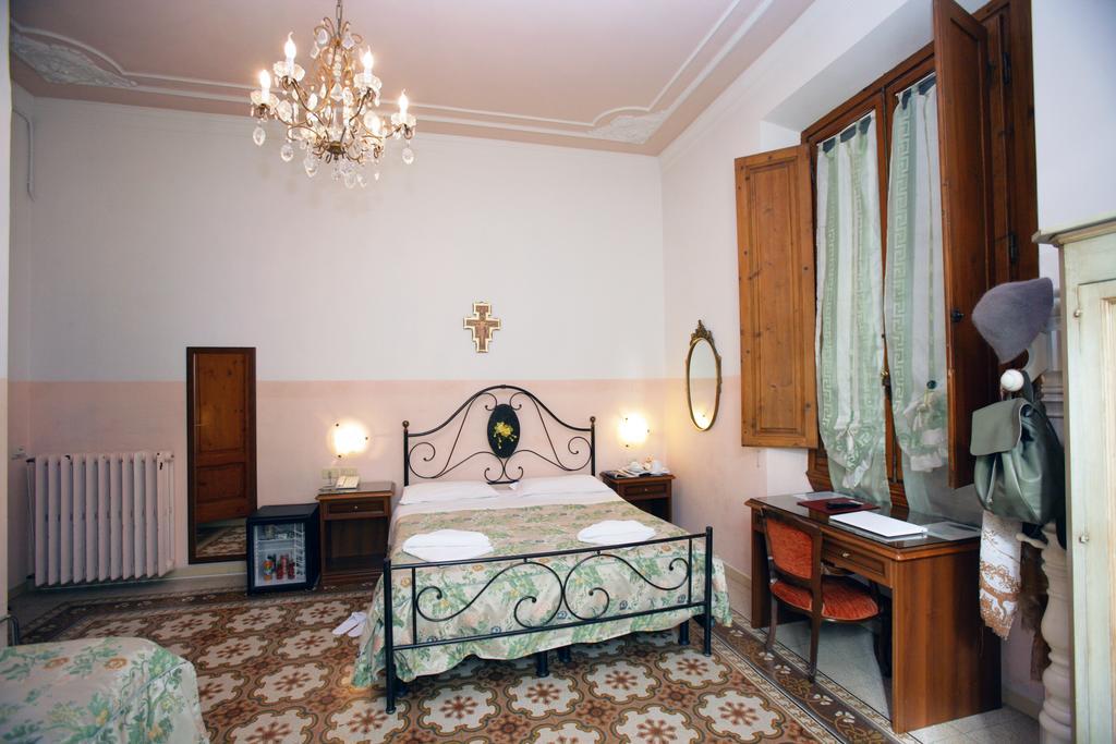 Hotel Desiree Florence Exterior photo