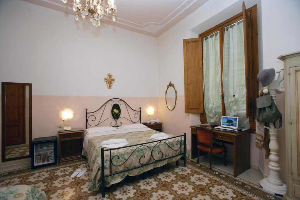 Hotel Desiree Florence Exterior photo